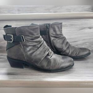 BareTraps Women's Ankle Boots